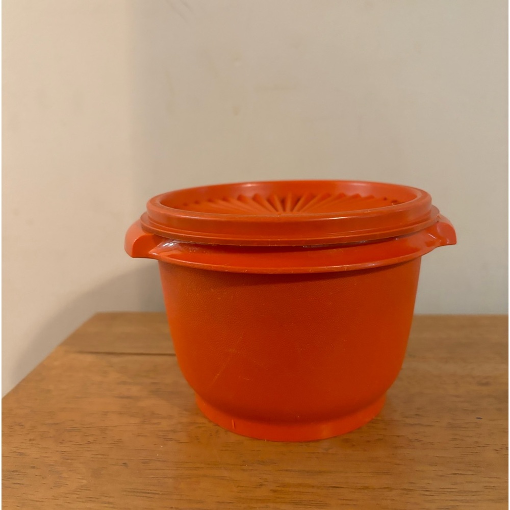 Tupperware Vintage Servalier Bowl Orange Starburst 888-12